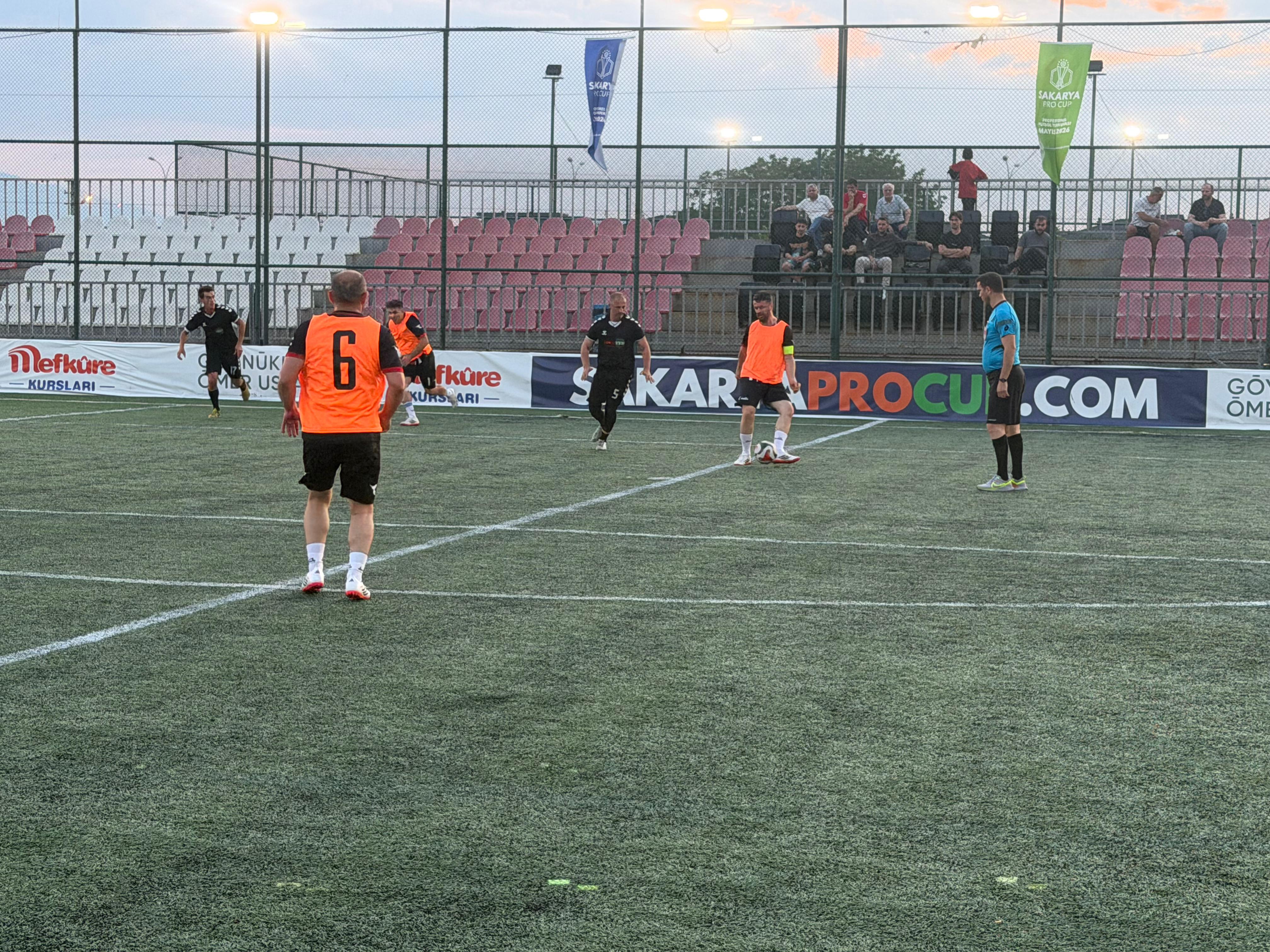 Sakarya Pro Cup 2026'da Gollü Maçlar Oynanırken Liderlerin Üstünlüğü Devam Ediyor — ilgili haber görseli