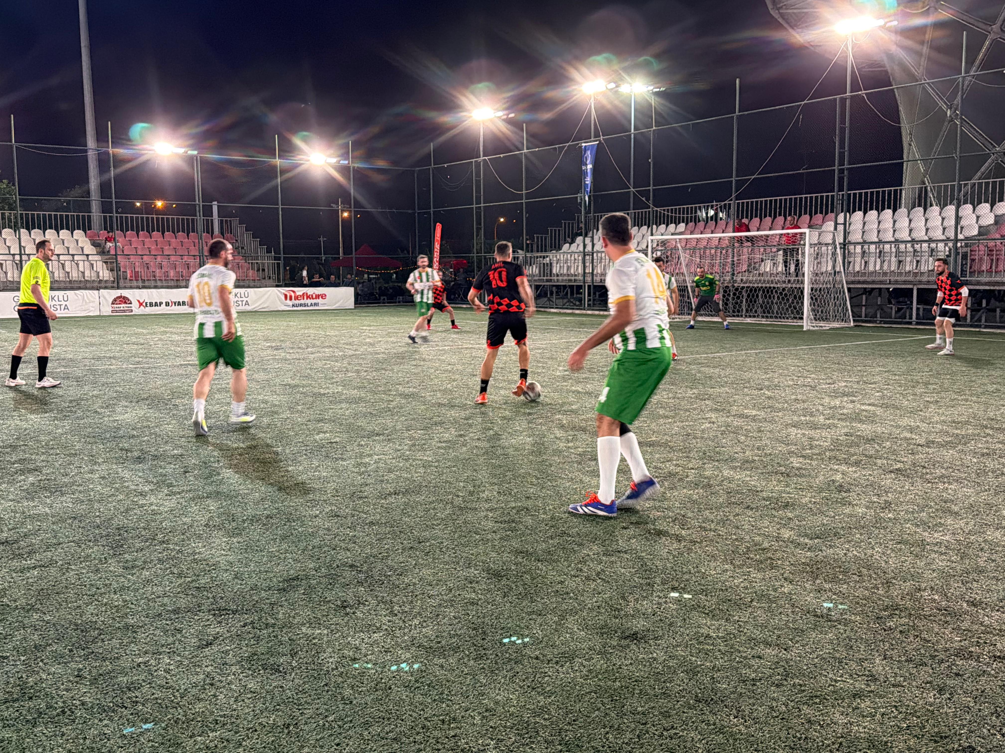 ŞEVKET AKMAN, ERİŞ YEM takımından SERDİVAN ET DÖNER takımına transfer oldu — ilgili haber görseli